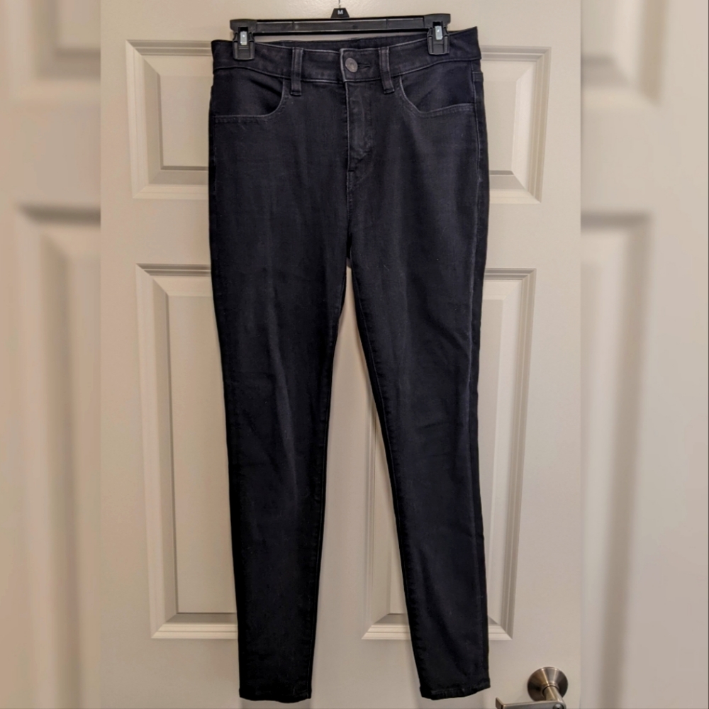 Black American Eagle jeans, size 6